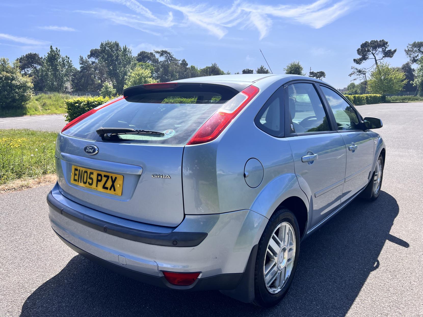Ford Focus 1.6 Ghia Hatchback 5dr Petrol Automatic (184 g/km, 99 bhp)