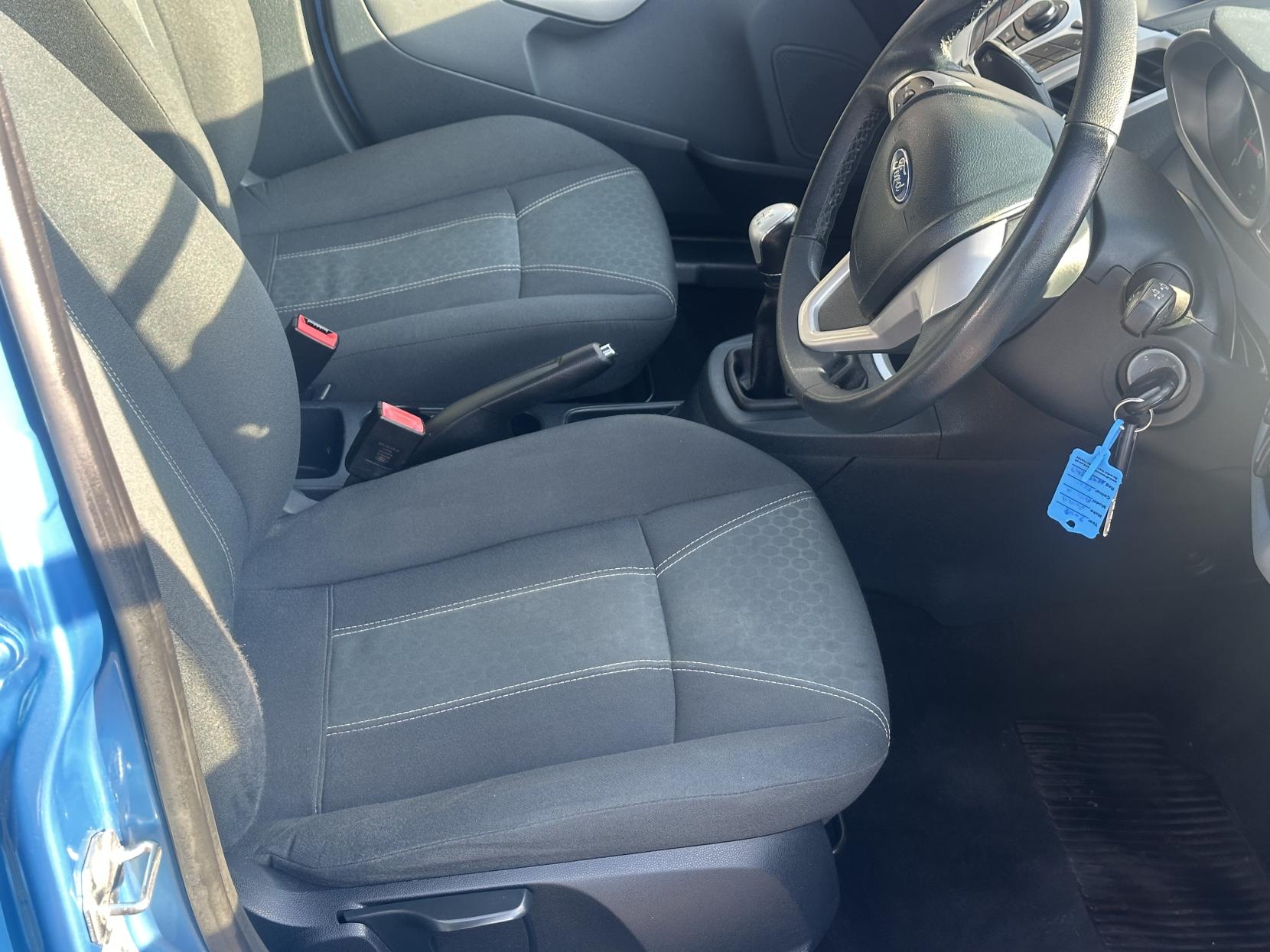 Ford Fiesta 1.4 Zetec Hatchback 5dr Petrol Manual (133 g/km, 94 bhp)