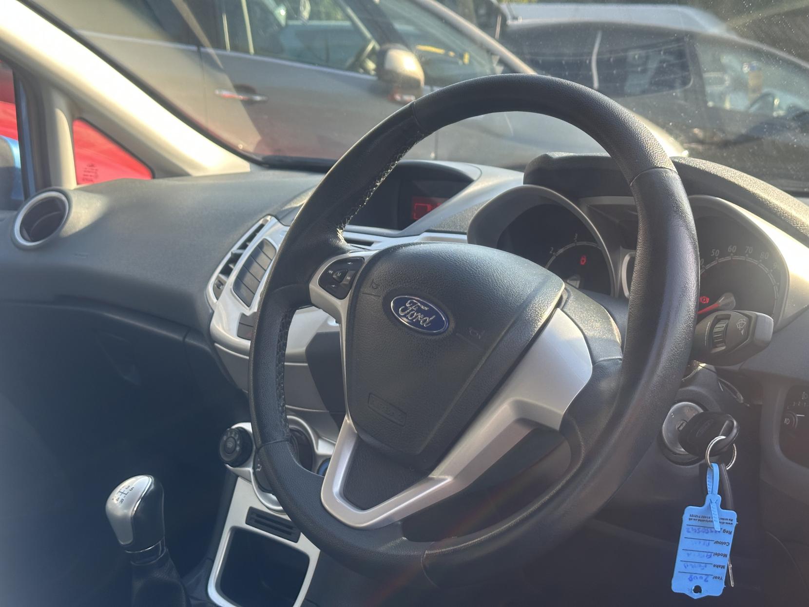 Ford Fiesta 1.4 Zetec Hatchback 5dr Petrol Manual (133 g/km, 94 bhp)