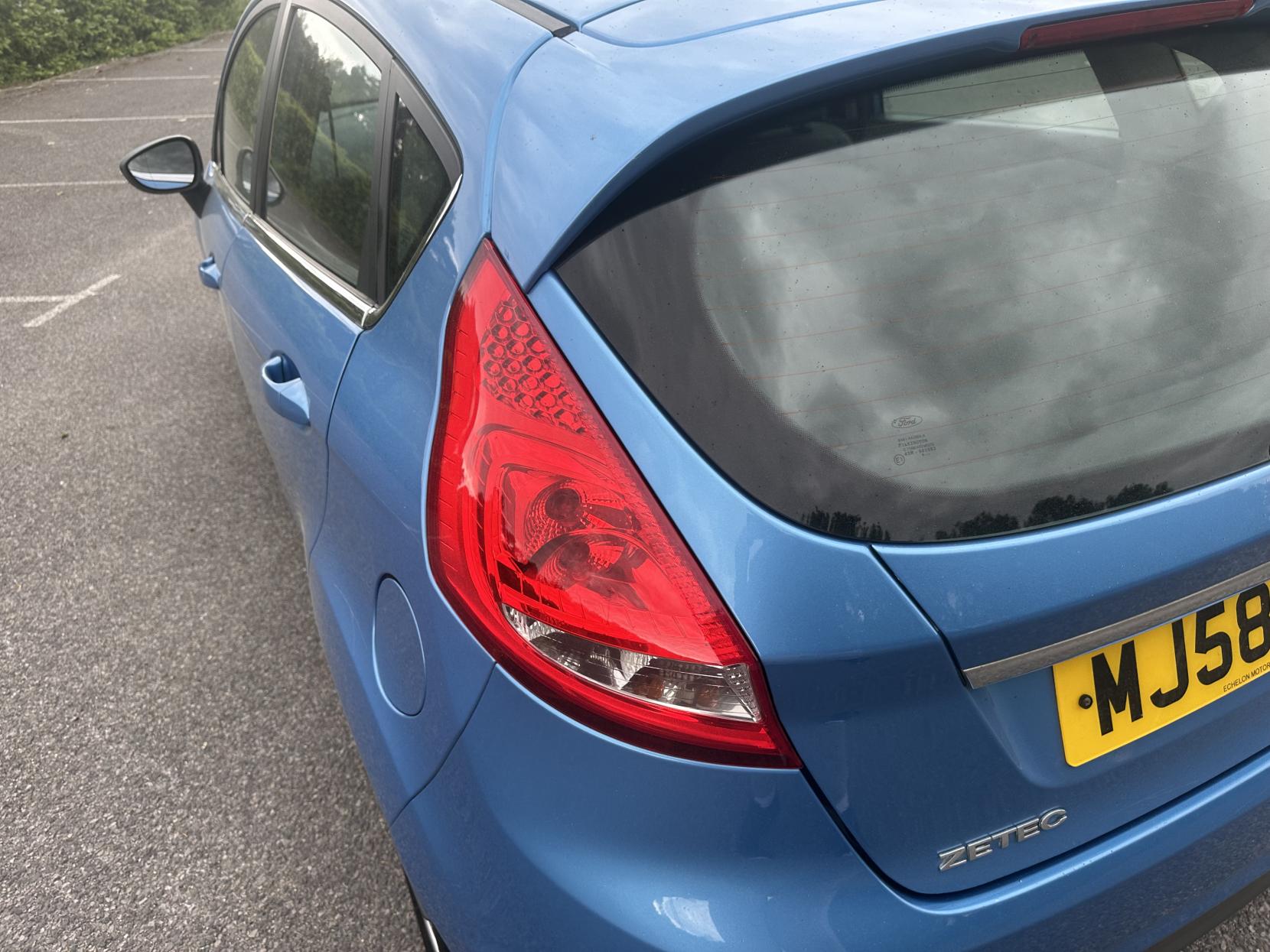 Ford Fiesta 1.4 Zetec Hatchback 5dr Petrol Manual (133 g/km, 94 bhp)
