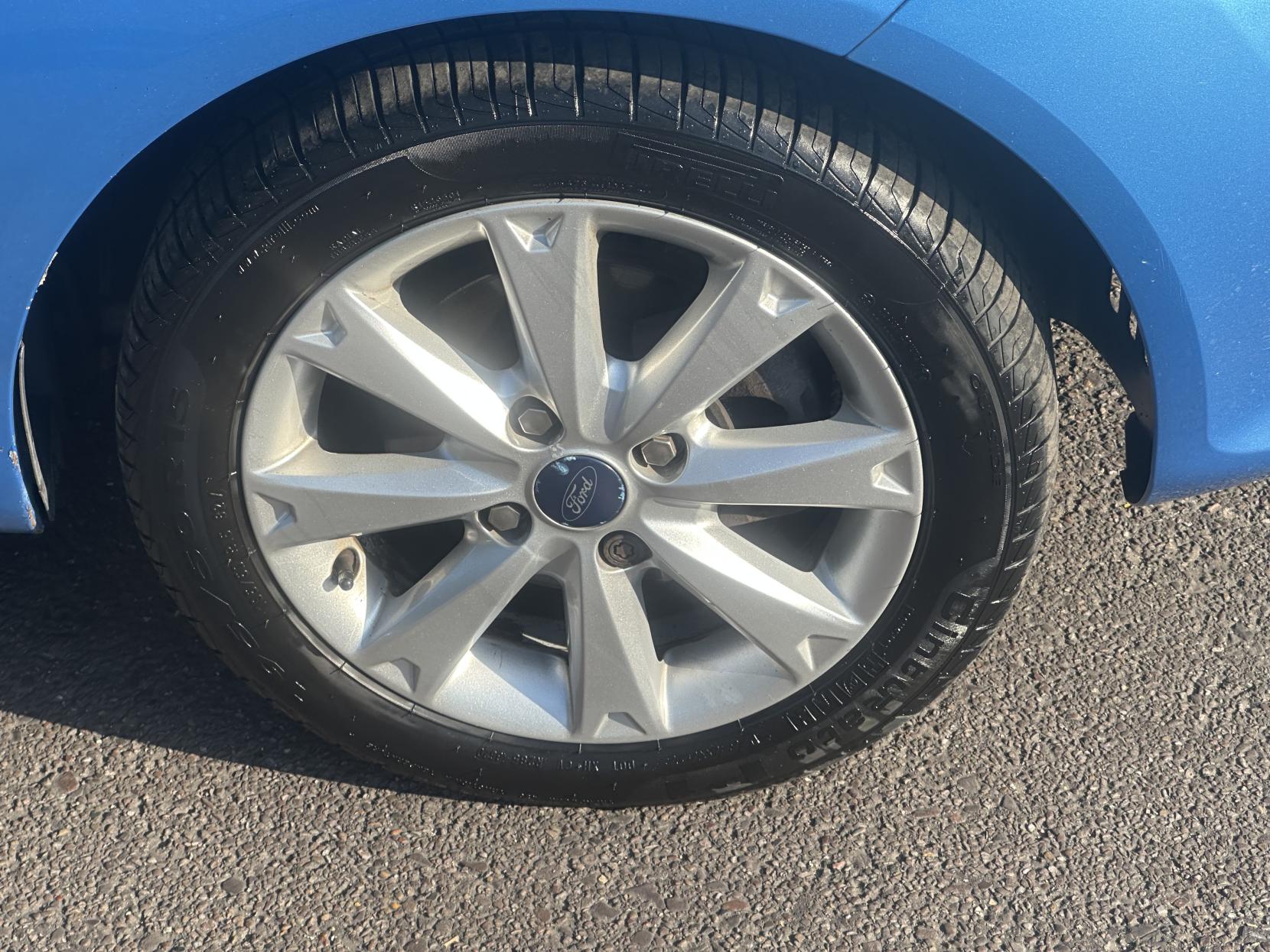 Ford Fiesta 1.4 Zetec Hatchback 5dr Petrol Manual (133 g/km, 94 bhp)