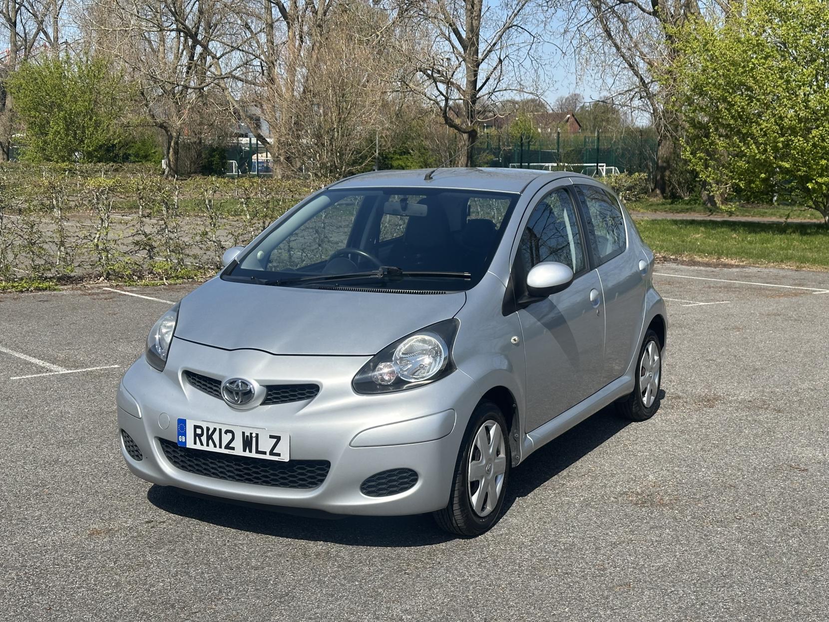 Toyota AYGO 1.0 VVT-i Ice Hatchback 5dr Petrol Manual Euro 5 (67 ps)