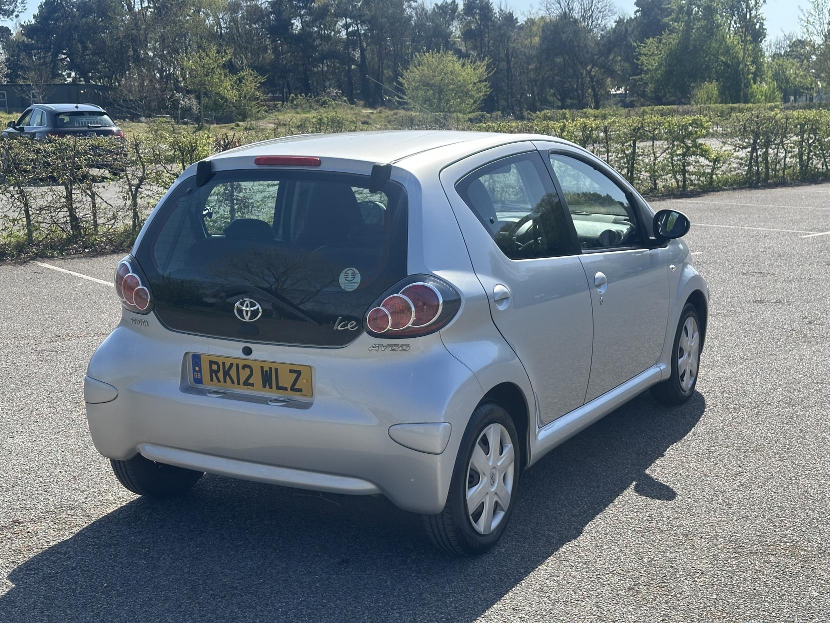 Toyota AYGO 1.0 VVT-i Ice Hatchback 5dr Petrol Manual Euro 5 (67 ps)
