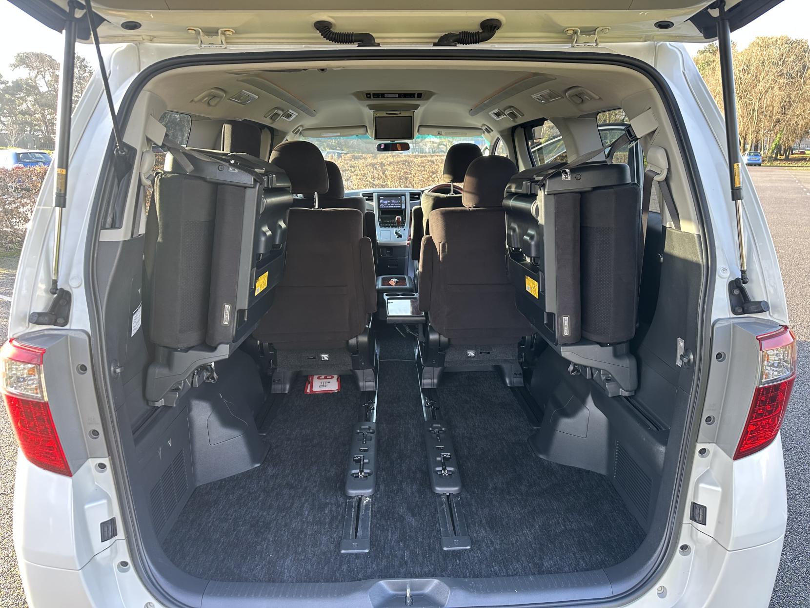 Toyota Alphard 2.4 2010-2011