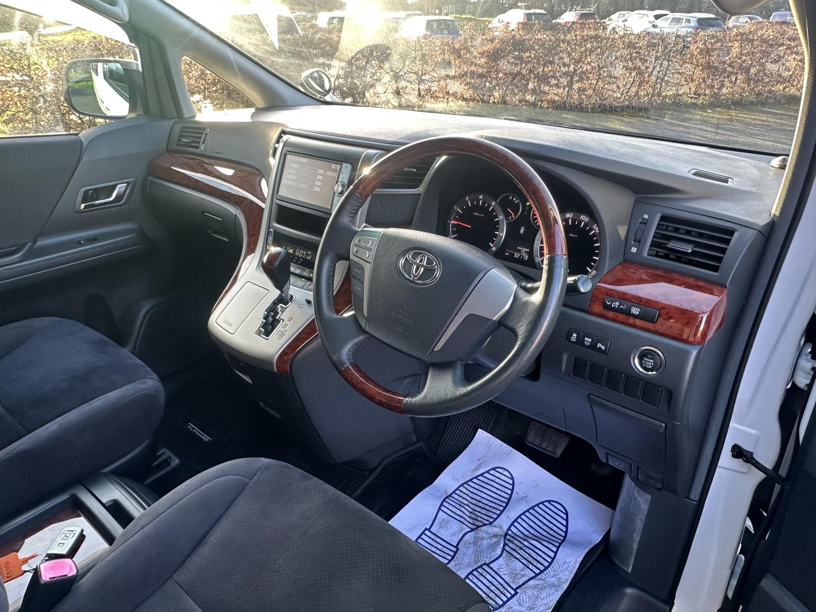 Toyota Alphard 2.4 2010-2011