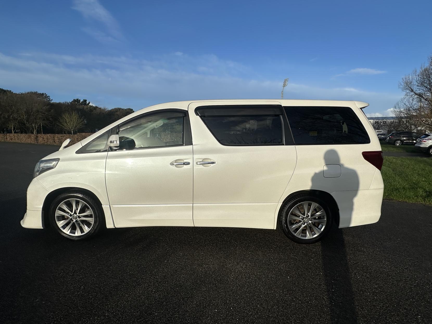 Toyota Alphard 2.4 2010-2011