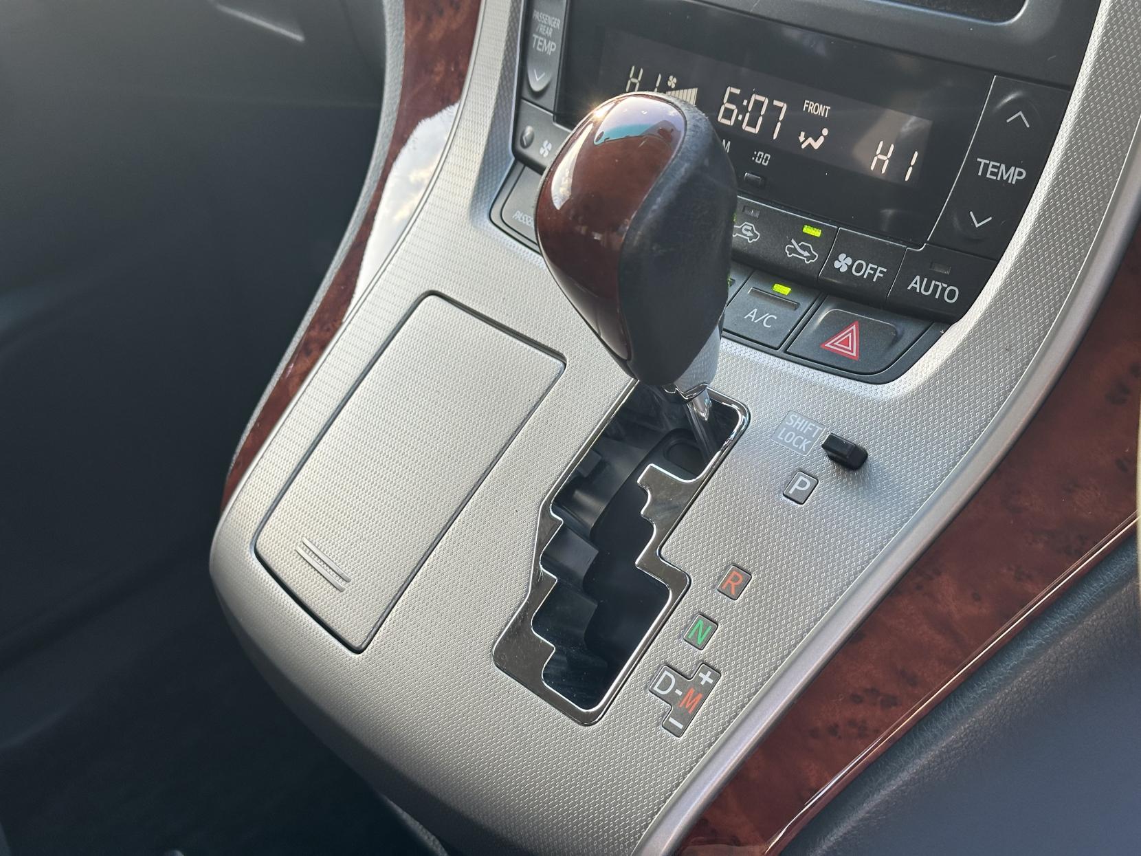 Toyota Alphard 2.4 2010-2011