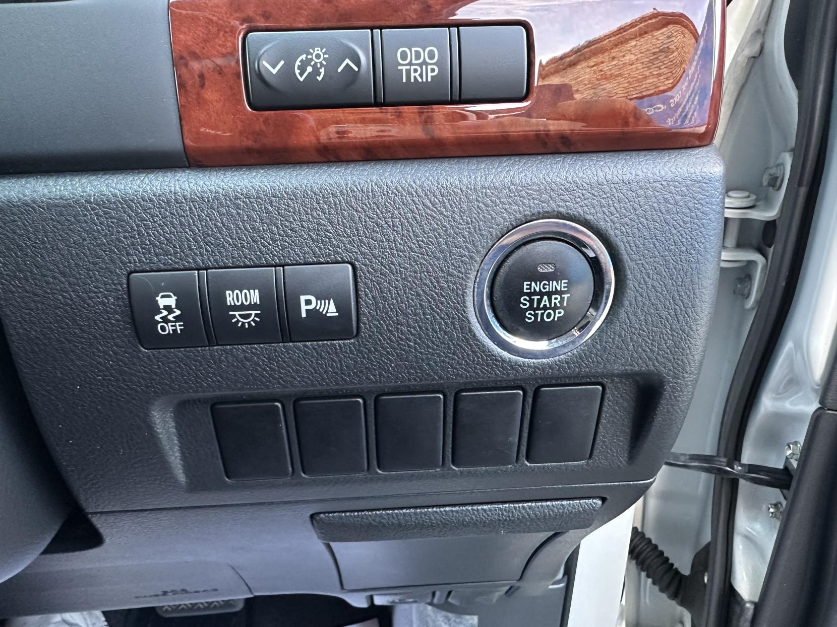 Toyota Alphard 2.4 2010-2011