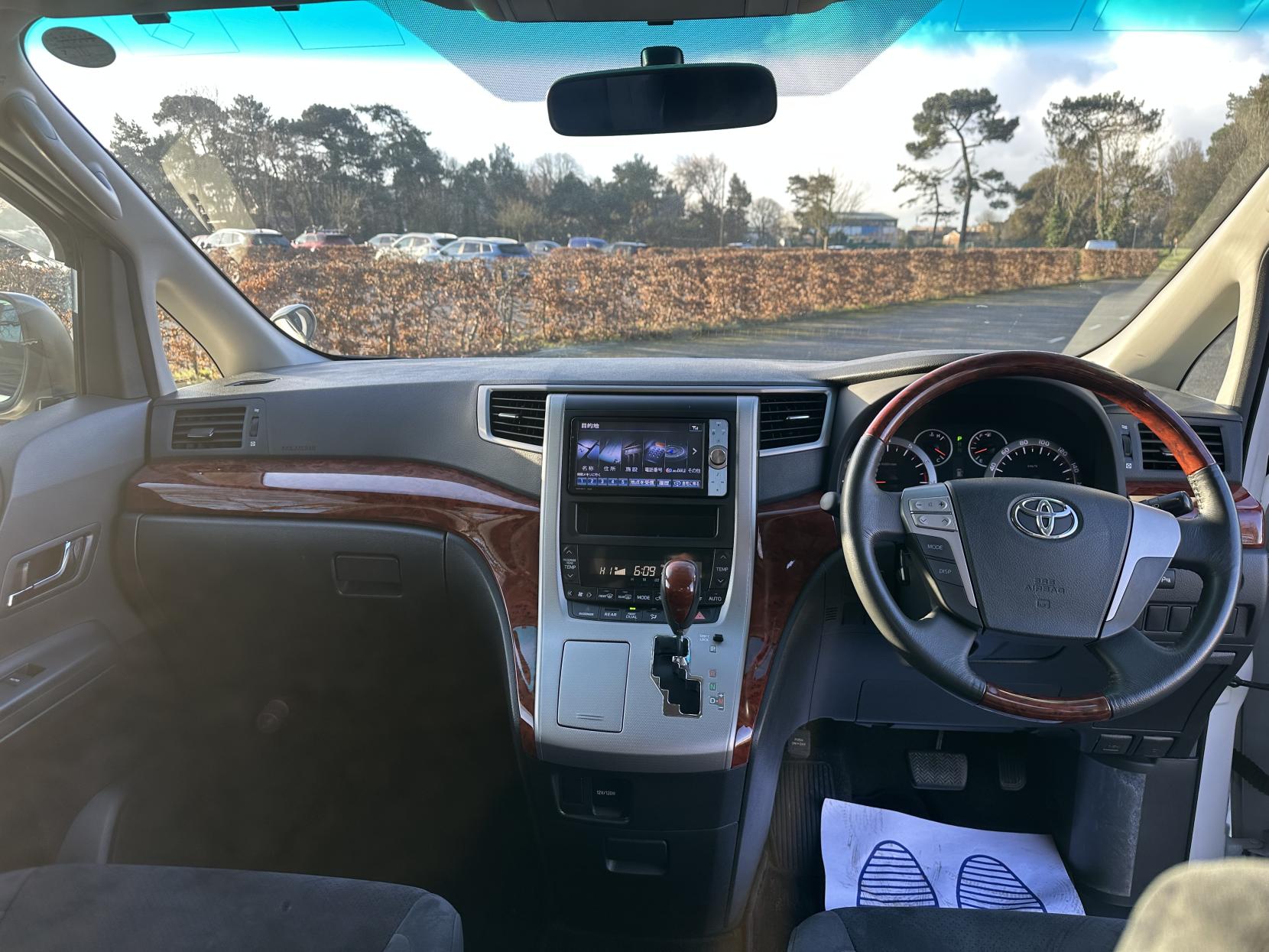 Toyota Alphard 2.4 2010-2011