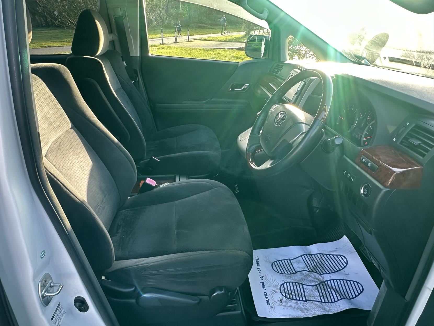 Toyota Alphard 2.4 2010-2011