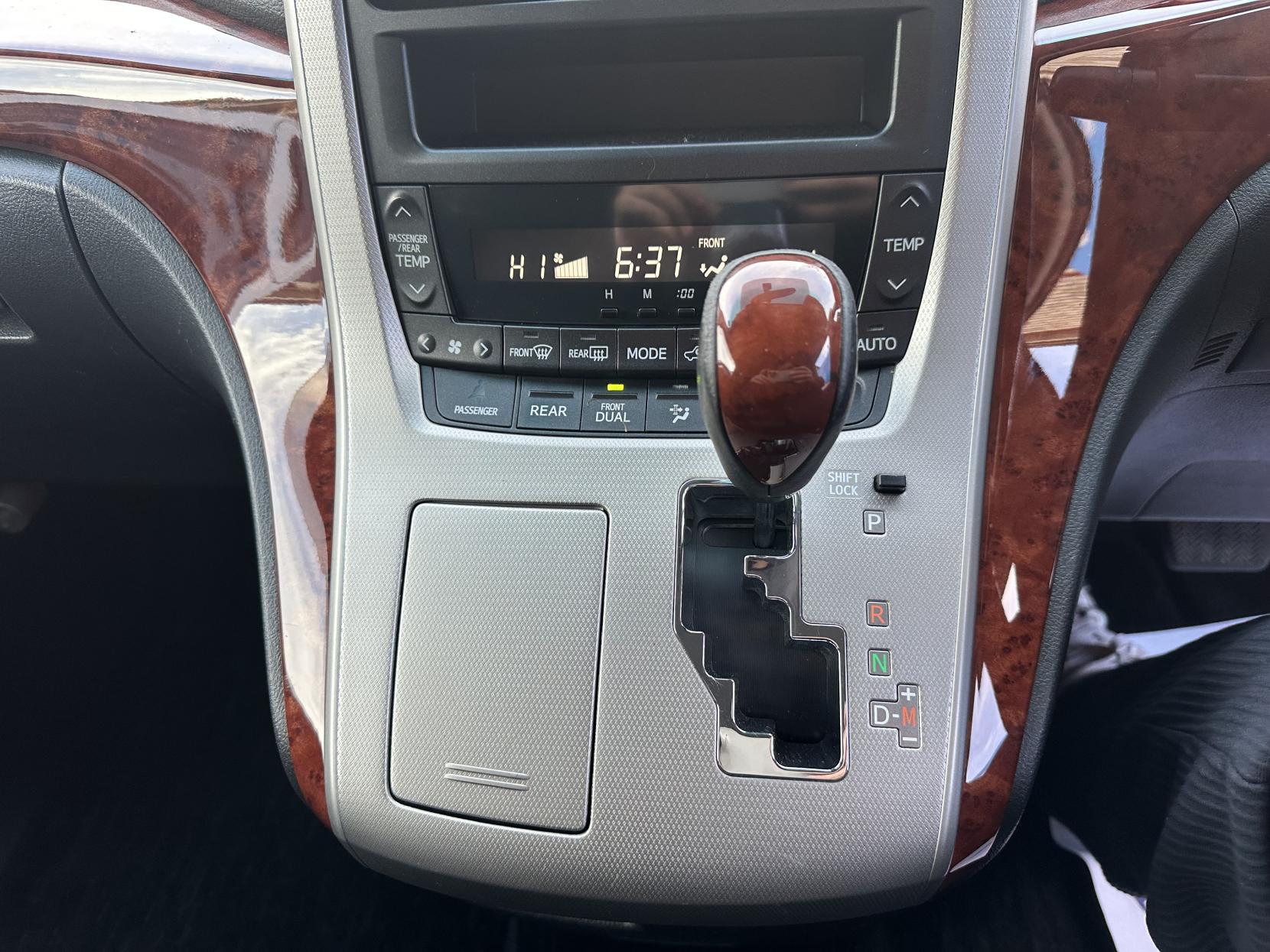 Toyota Alphard 2.4 2010-2011