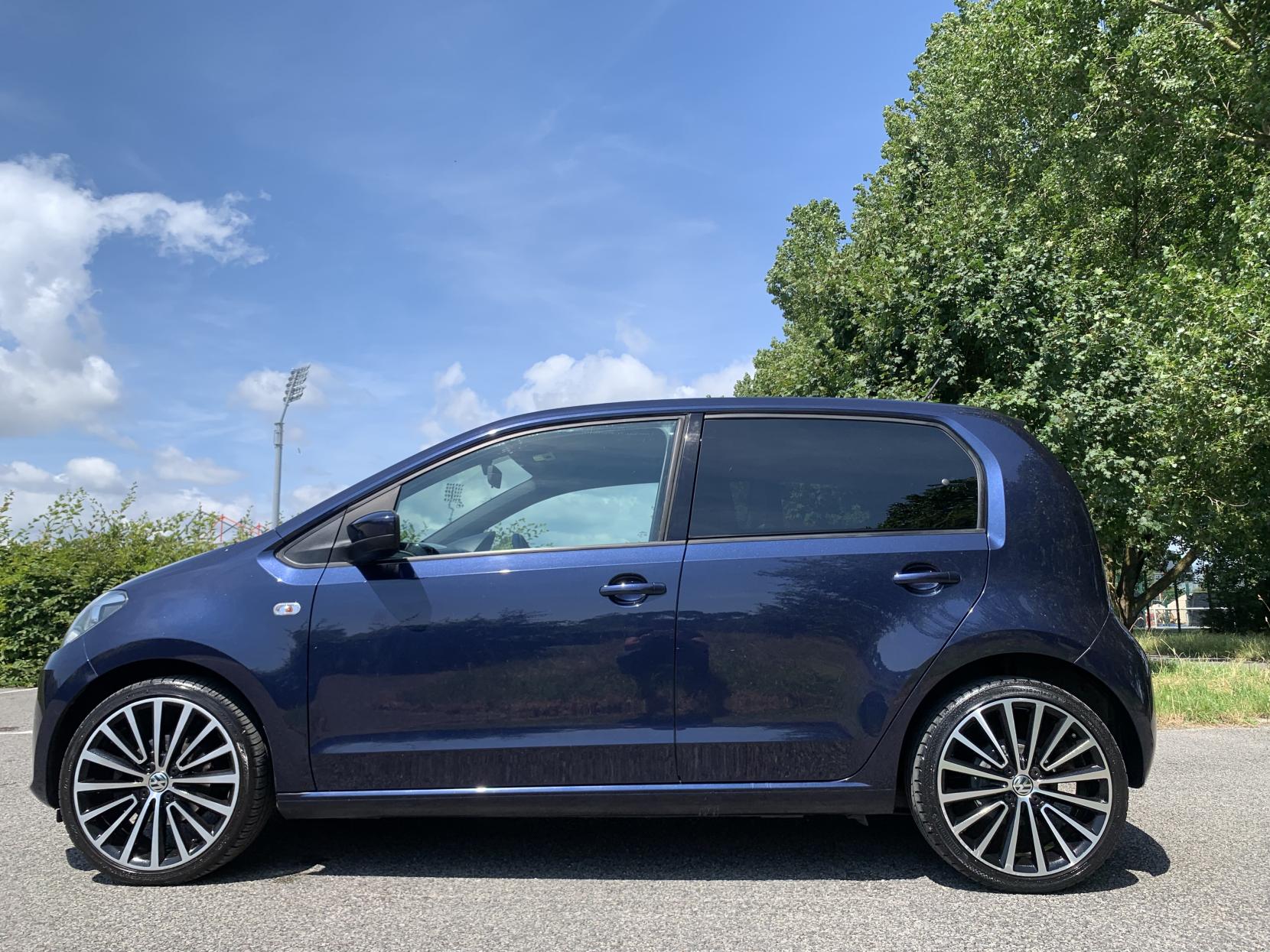 Volkswagen up! 1.0 High up! Hatchback 5dr Petrol Manual Euro 5 (75 ps)