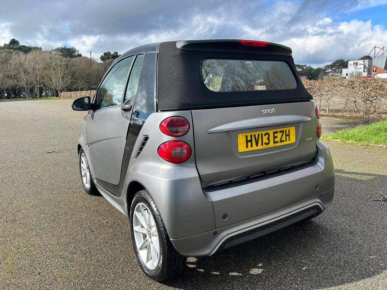 Smart fortwo 1.0 MHD Passion Cabriolet 2dr Petrol SoftTouch Euro 5 (s/s) (71 bhp)