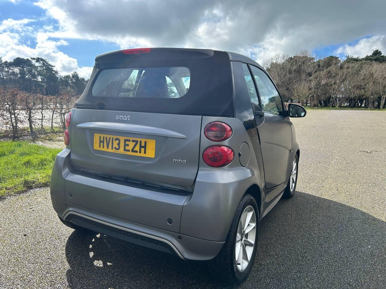 Smart fortwo 1.0 MHD Passion Cabriolet 2dr Petrol SoftTouch Euro 5 (s/s) (71 bhp)