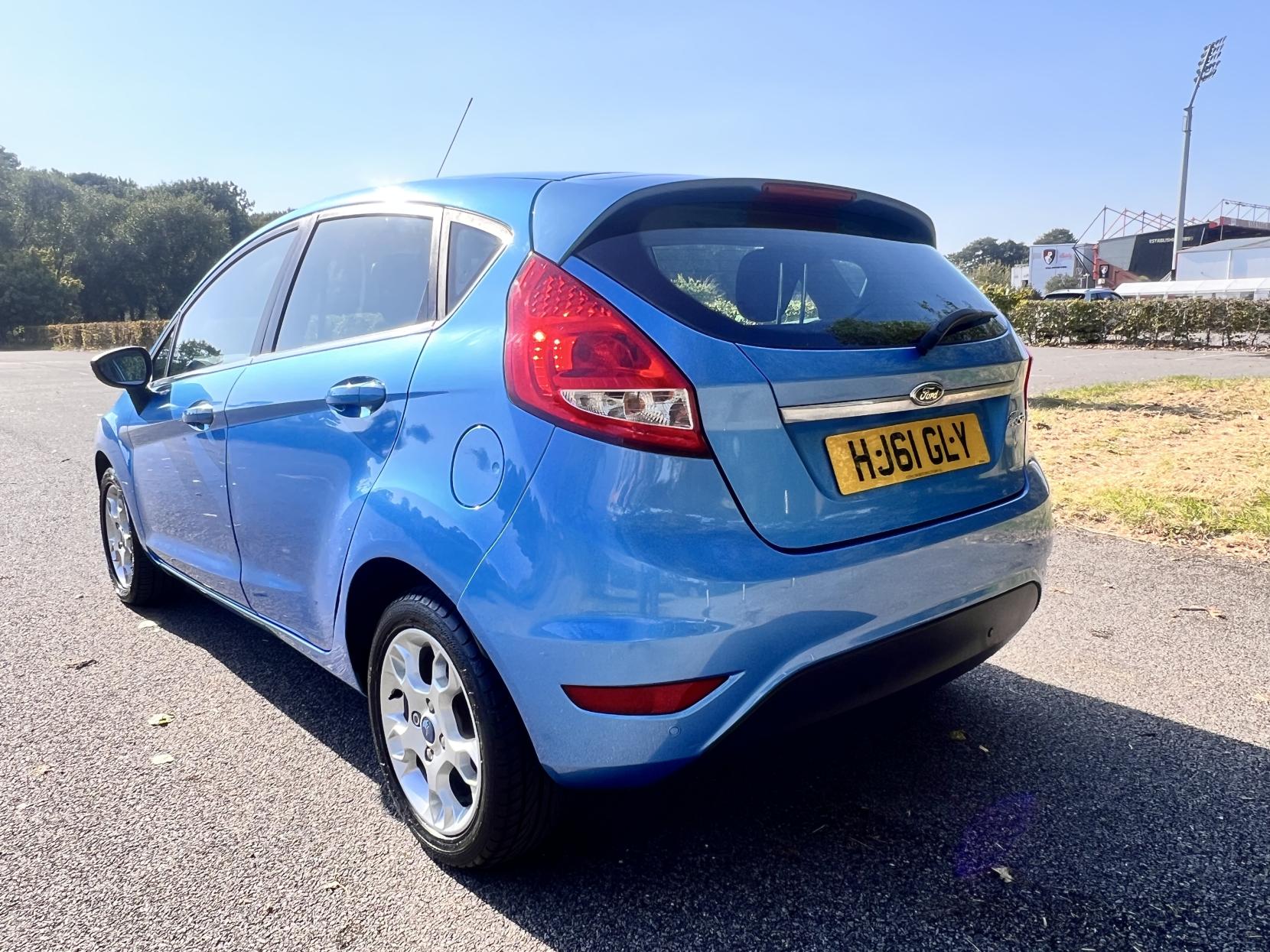 Ford Fiesta 1.25 Zetec Hatchback 5dr Petrol Manual (129 g/km, 81 bhp)