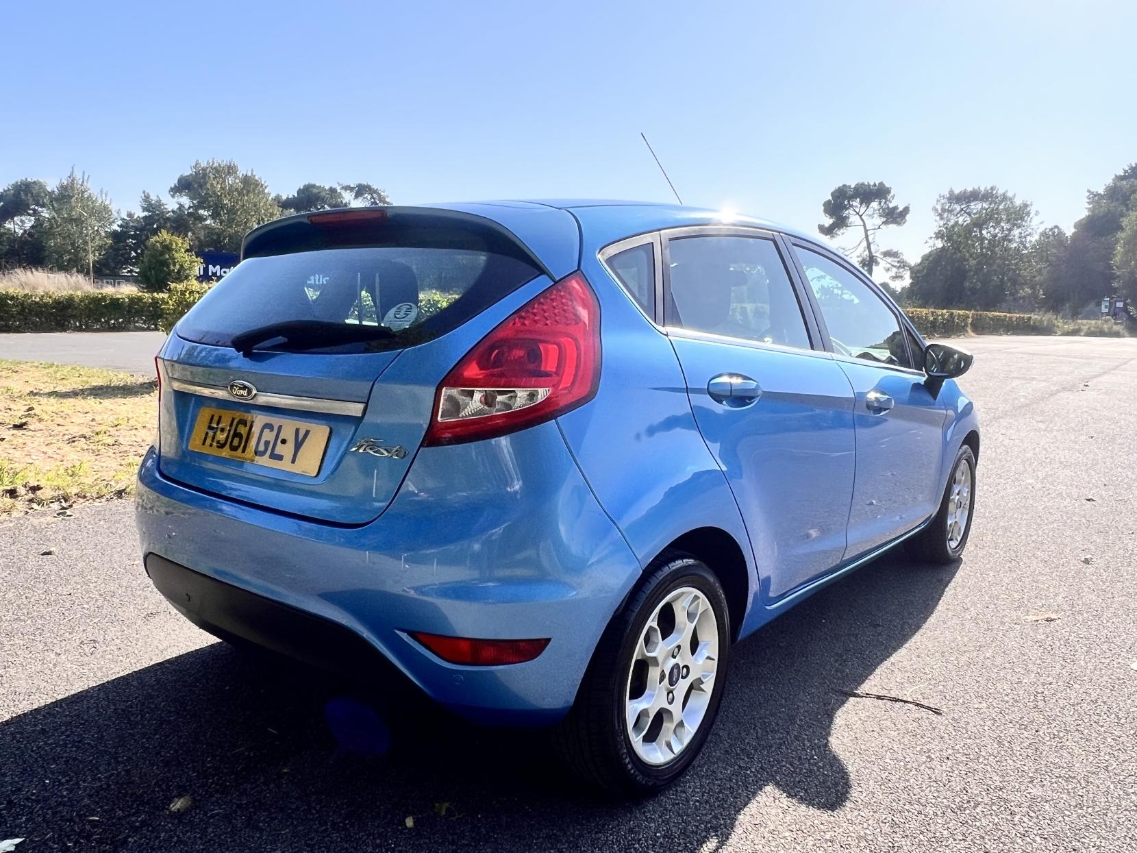 Ford Fiesta 1.25 Zetec Hatchback 5dr Petrol Manual (129 g/km, 81 bhp)