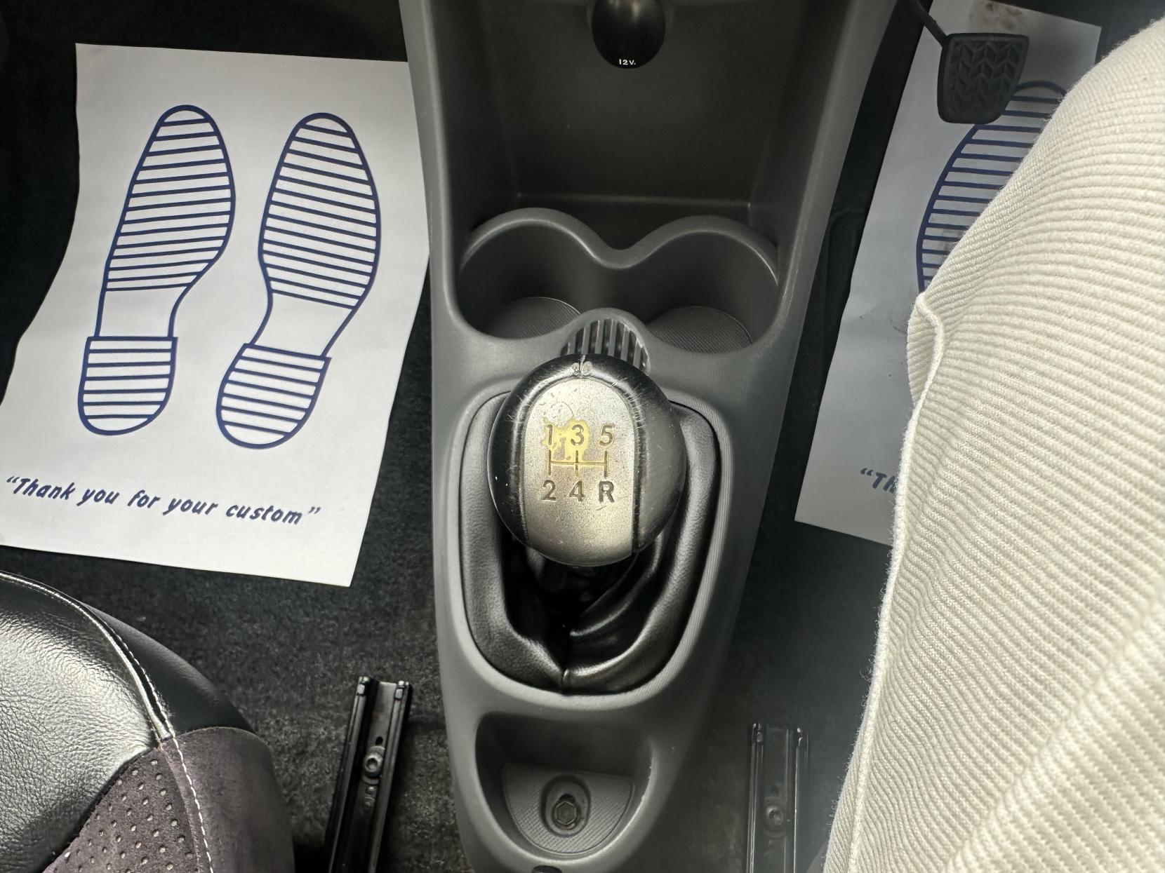 Toyota AYGO 1.0 VVT-i Black Hatchback 5dr Petrol Manual Euro 4 (AC) (67 bhp)