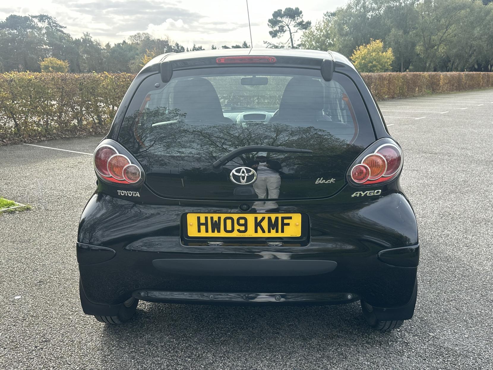 Toyota AYGO 1.0 VVT-i Black Hatchback 5dr Petrol Manual Euro 4 (AC) (67 bhp)