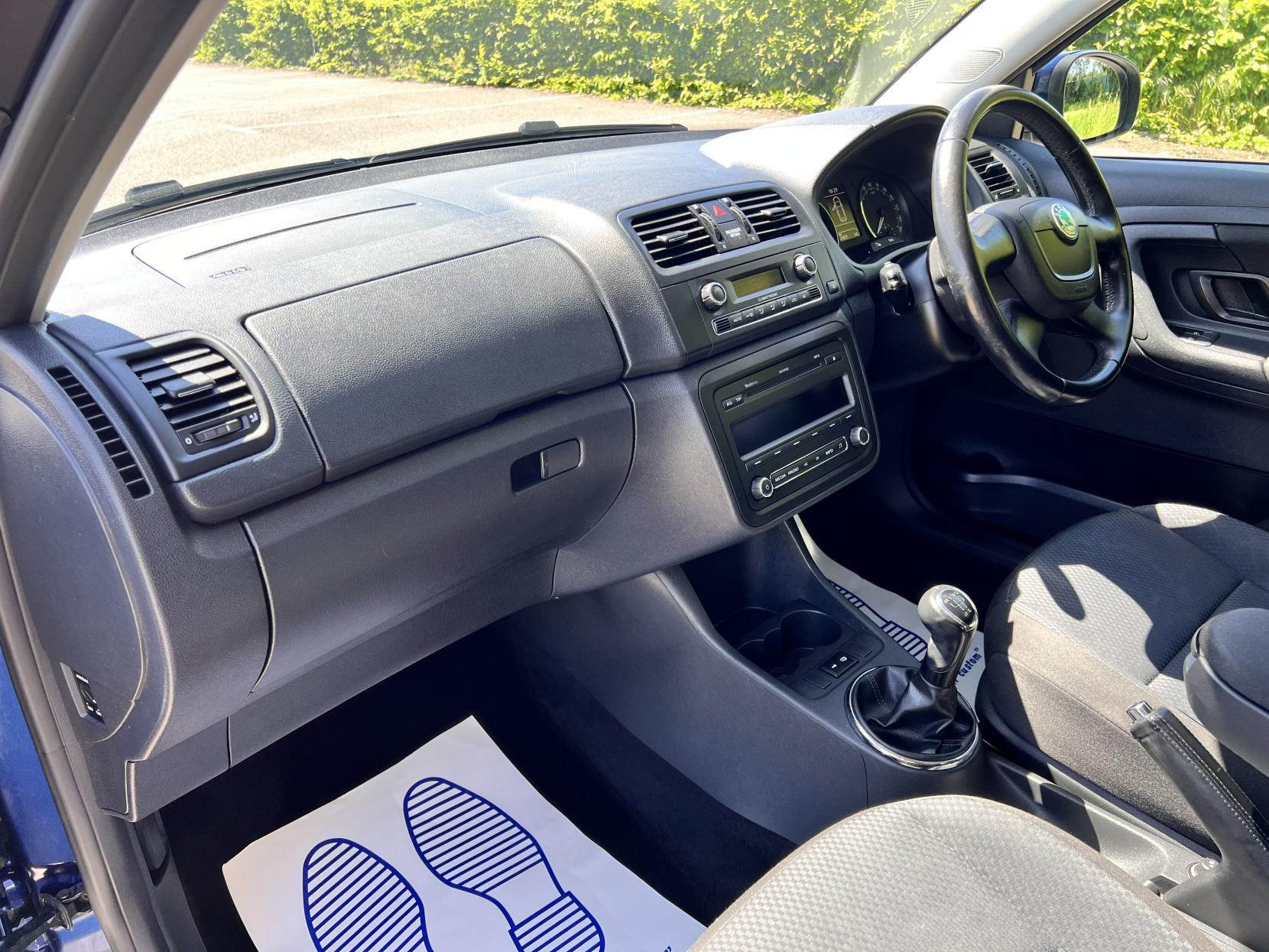 Skoda Fabia 1.6 TDI Elegance Hatchback 5dr Diesel Manual Euro 5 (105 ps)