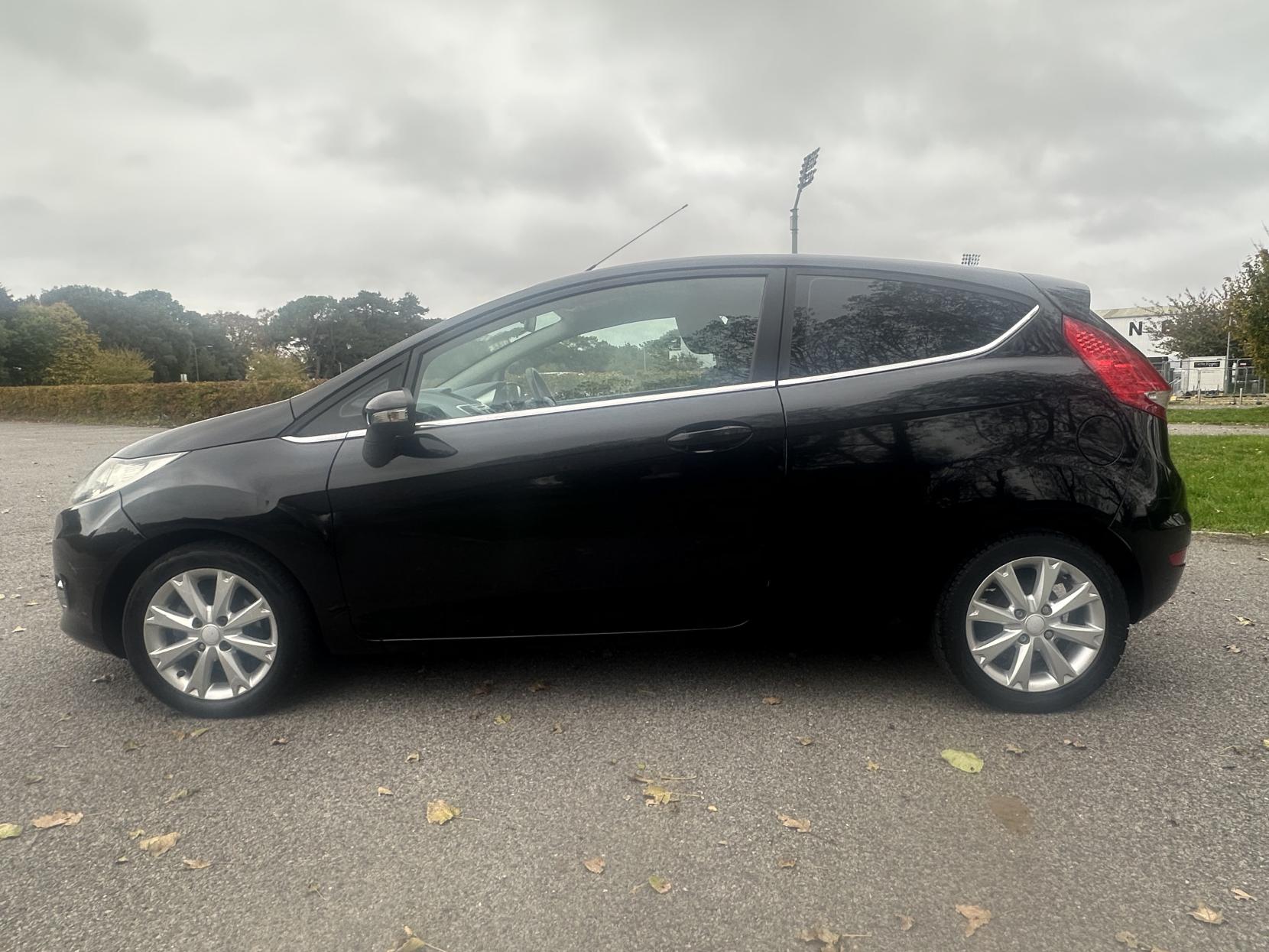 Ford Fiesta 1.4 Zetec Hatchback 3dr Petrol Automatic (154 g/km, 94 bhp)