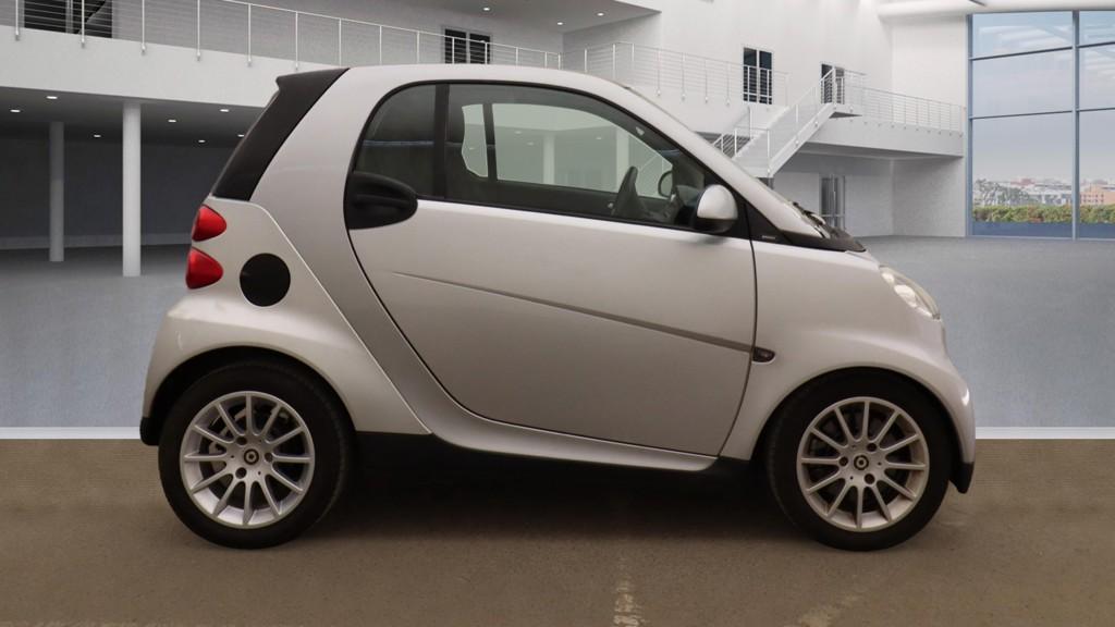 Smart fortwo 1.0 MHD Passion Coupe 2dr Petrol SoftTouch Euro 5 (s/s) (71 bhp)