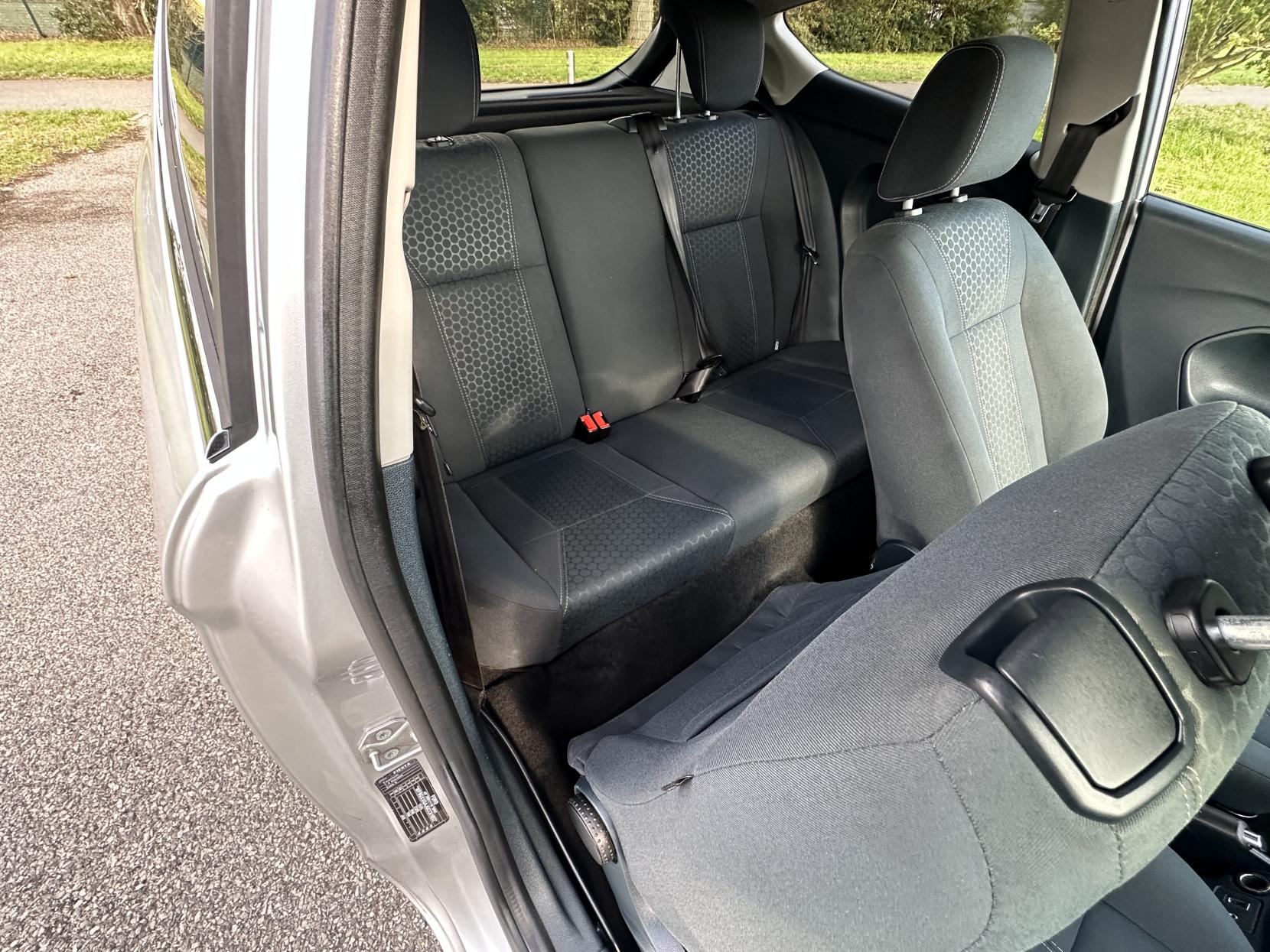 Ford Fiesta 1.4 Titanium Hatchback 3dr Petrol Automatic (154 g/km, 94 bhp)