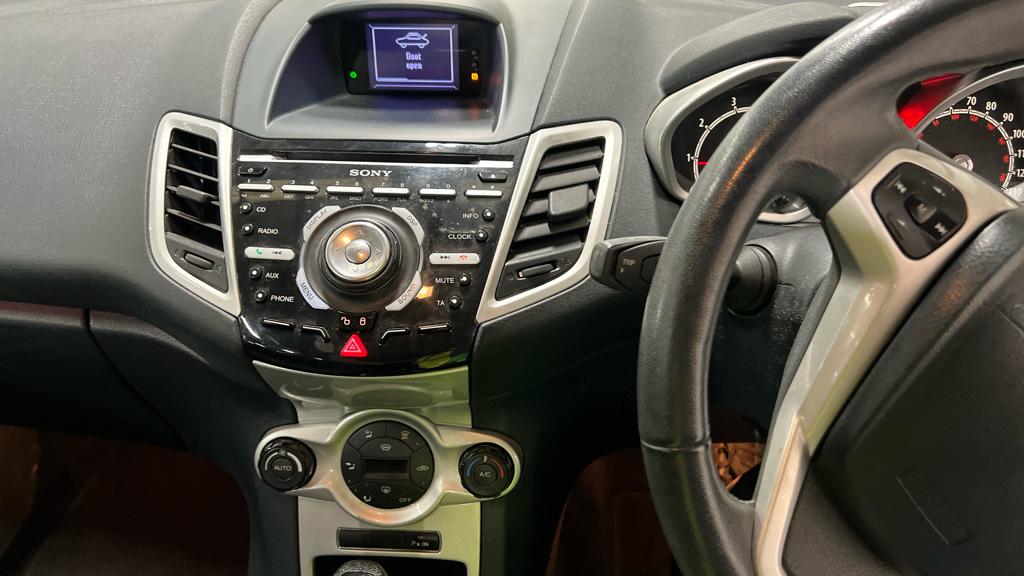 Ford Fiesta 1.4 Titanium Hatchback 3dr Petrol Automatic (154 g/km, 94 bhp)
