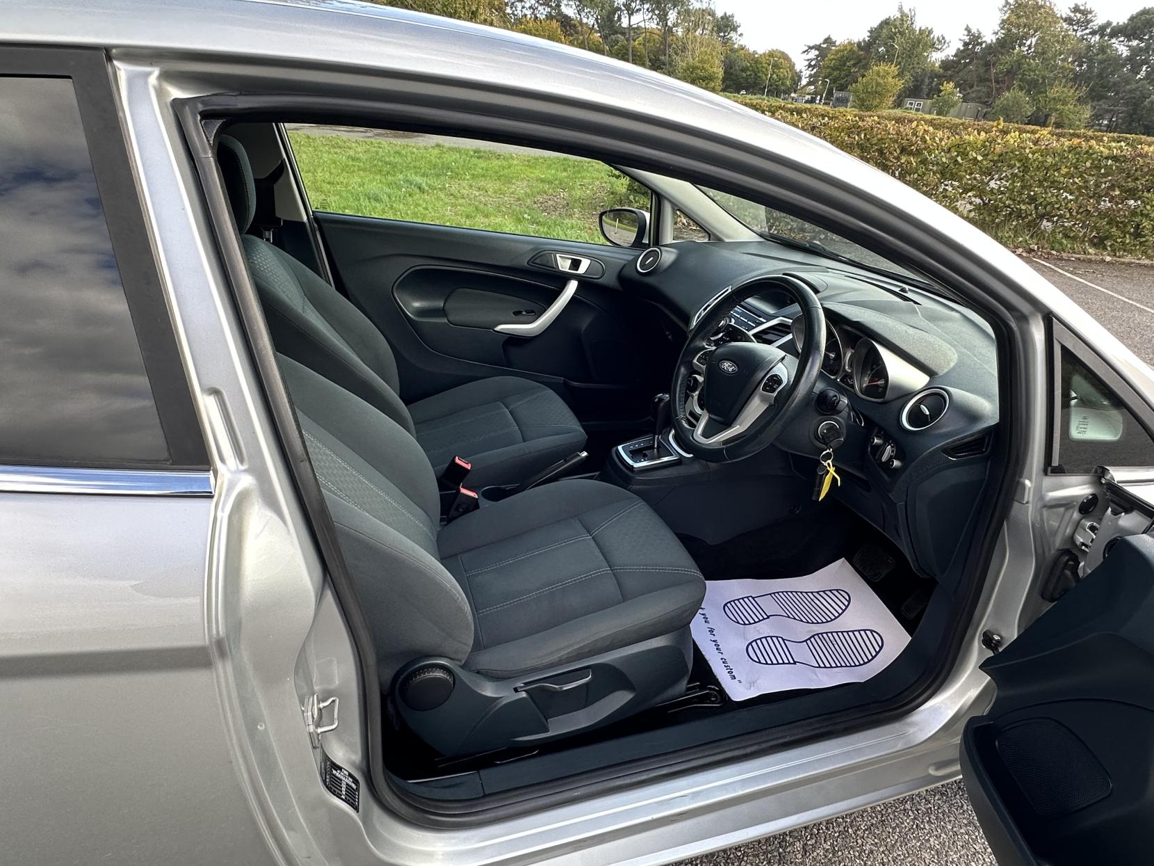 Ford Fiesta 1.4 Titanium Hatchback 3dr Petrol Automatic (154 g/km, 94 bhp)