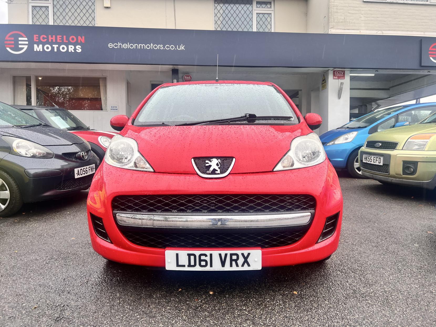 Peugeot 107 1.0 12V Urban Hatchback 5dr Petrol Manual Euro 5 (68 ps)