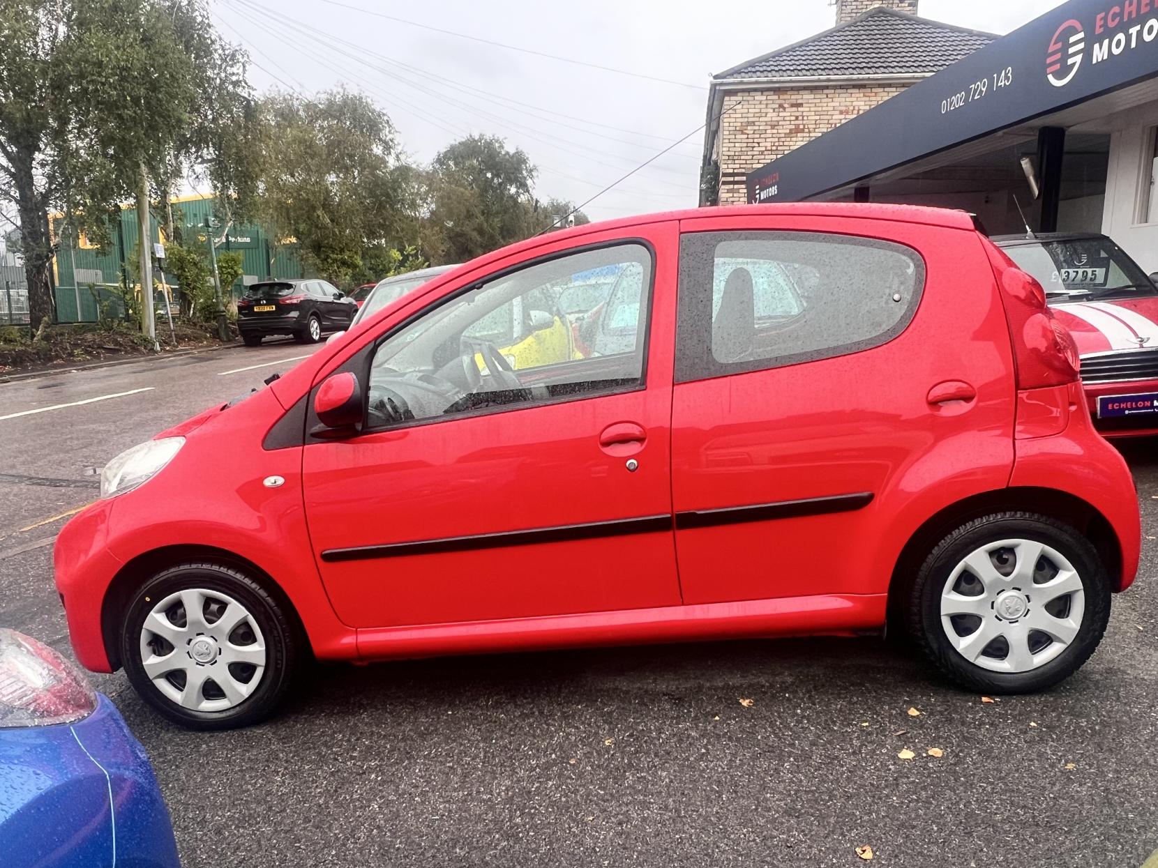 Peugeot 107 1.0 12V Urban Hatchback 5dr Petrol Manual Euro 5 (68 ps)