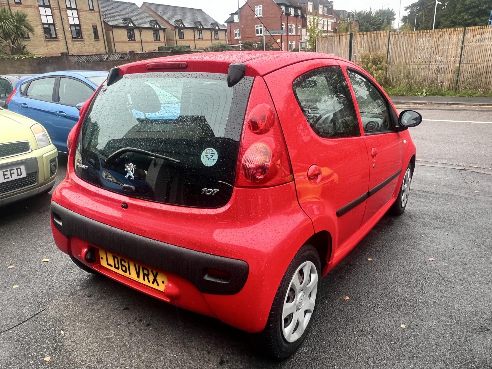 Peugeot 107 1.0 12V Urban Hatchback 5dr Petrol Manual Euro 5 (68 ps)