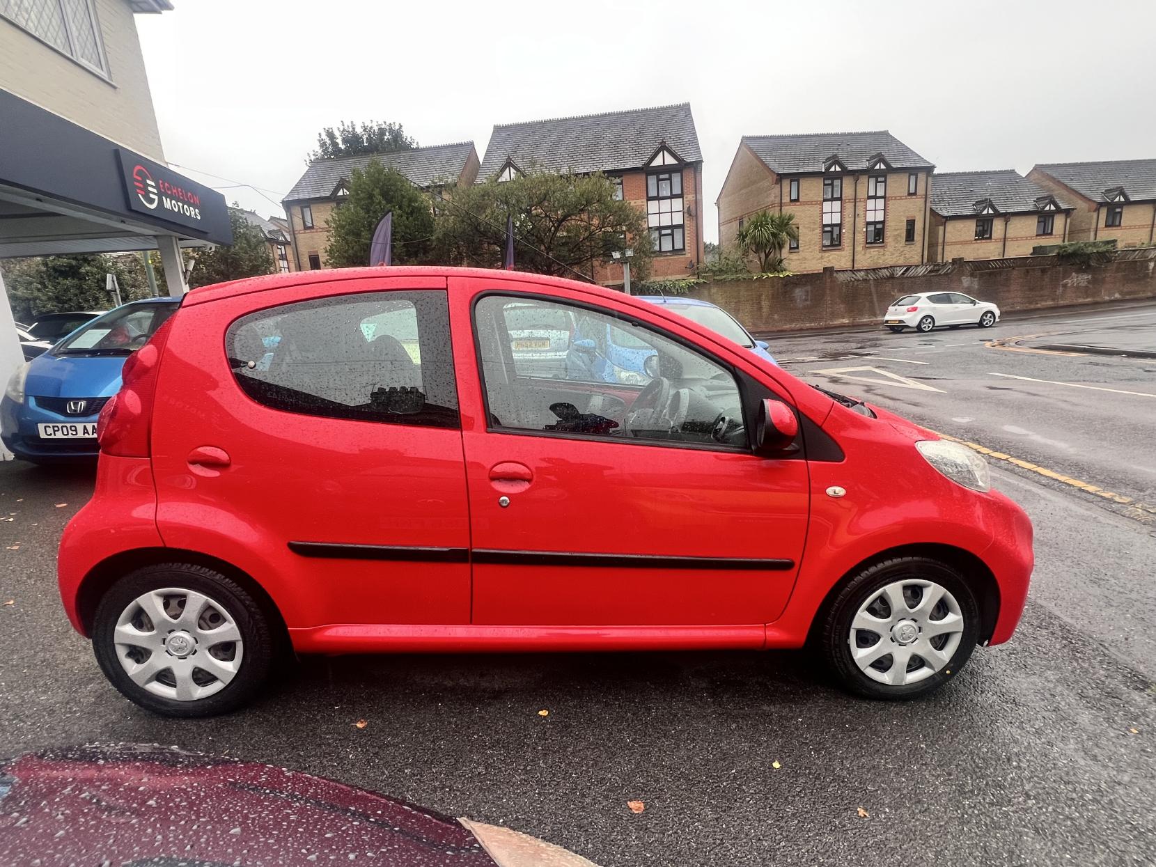 Peugeot 107 1.0 12V Urban Hatchback 5dr Petrol Manual Euro 5 (68 ps)