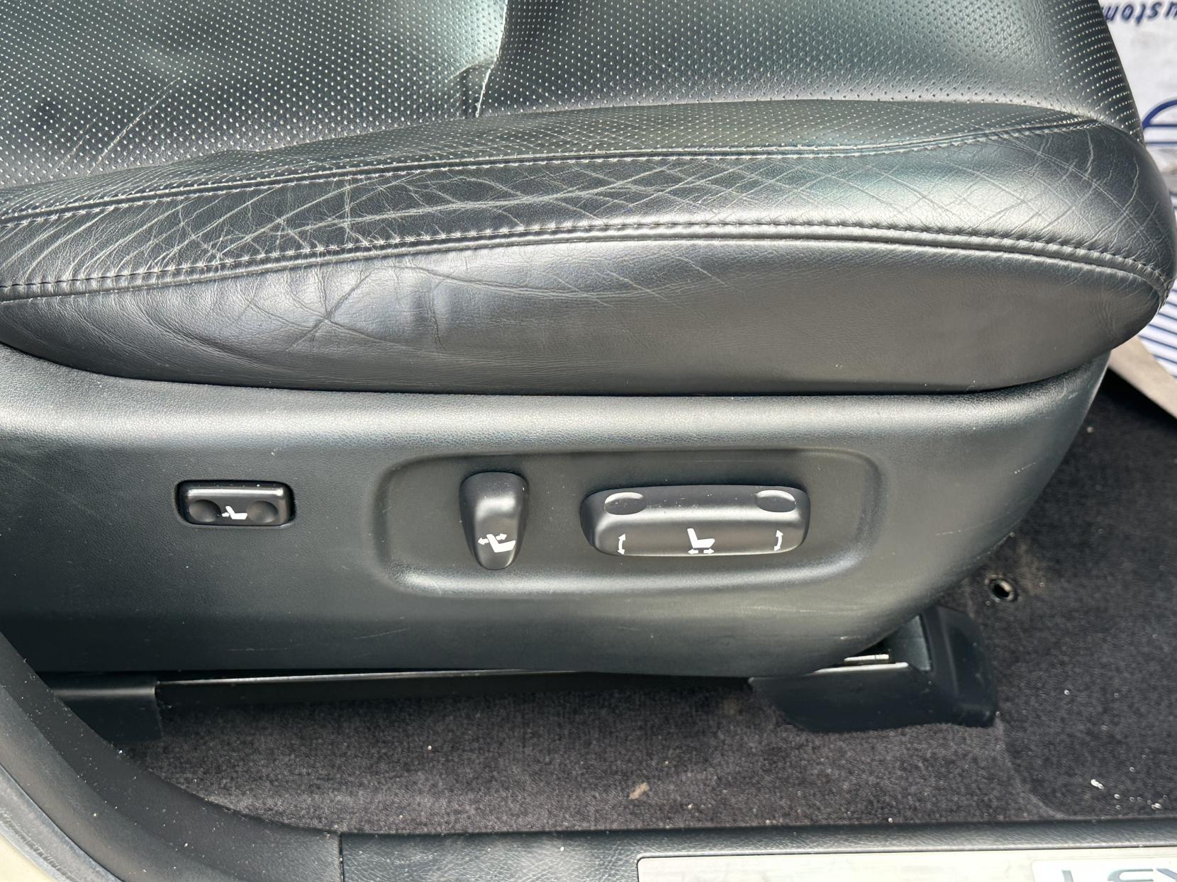 Lexus RX 3.3 400h SE SUV 5dr Petrol Hybrid CVT (192 g/km, 208 bhp)