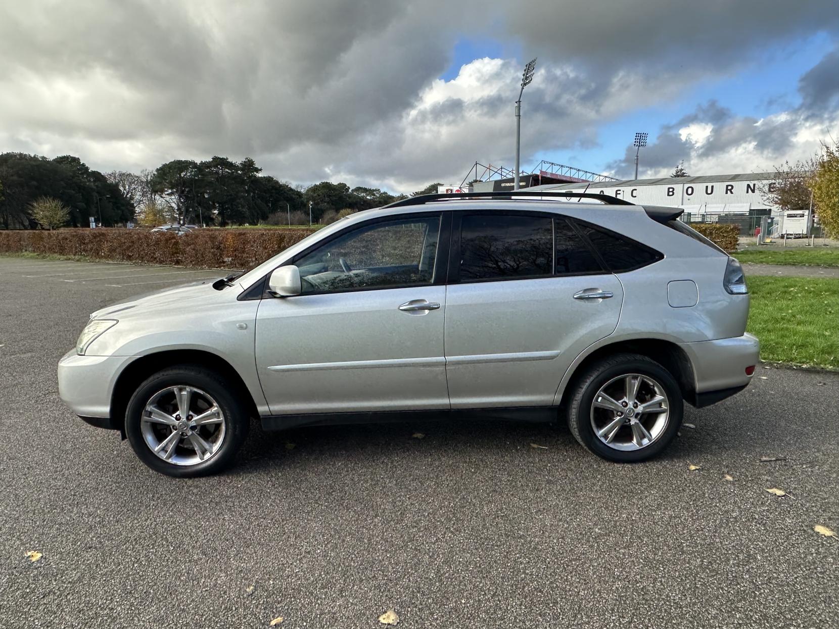 Lexus RX 3.3 400h SE SUV 5dr Petrol Hybrid CVT (192 g/km, 208 bhp)