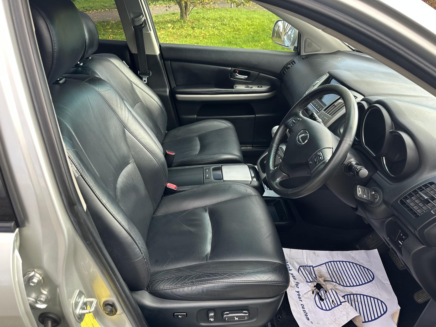 Lexus RX 3.3 400h SE SUV 5dr Petrol Hybrid CVT (192 g/km, 208 bhp)