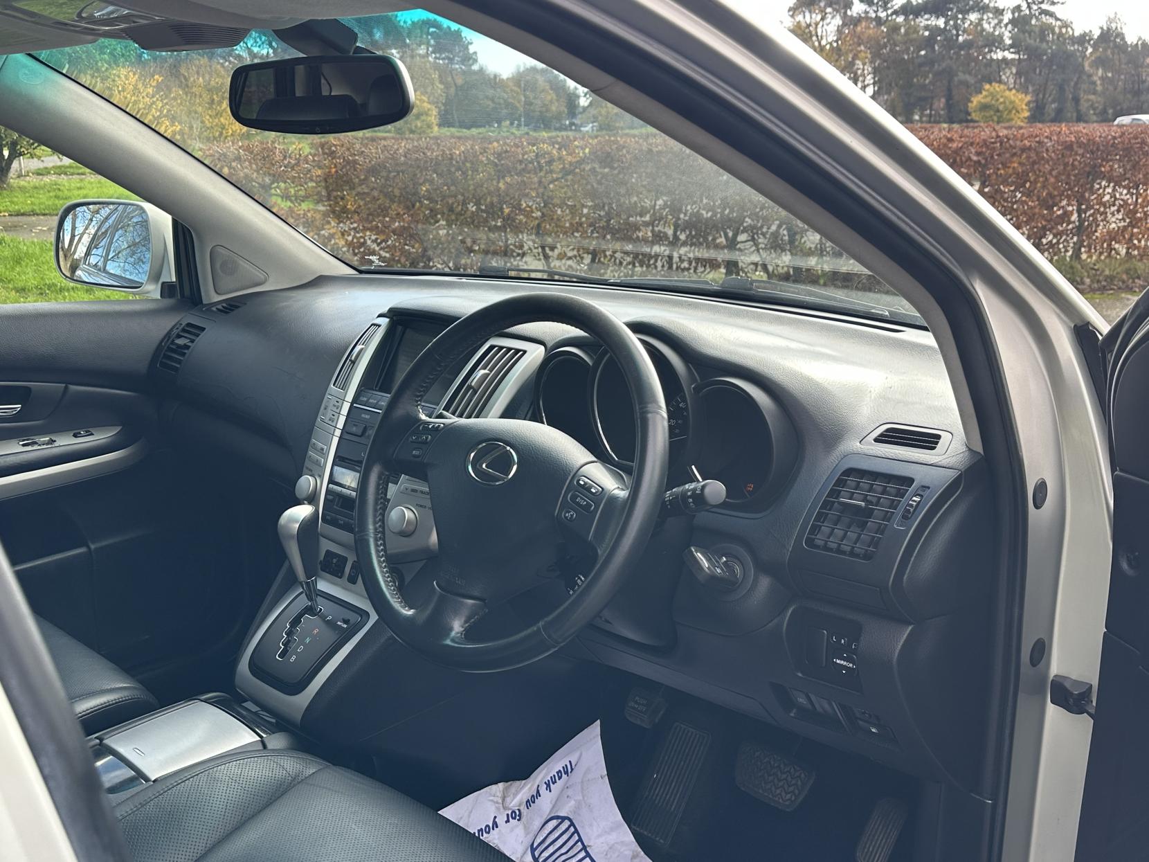 Lexus RX 3.3 400h SE SUV 5dr Petrol Hybrid CVT (192 g/km, 208 bhp)