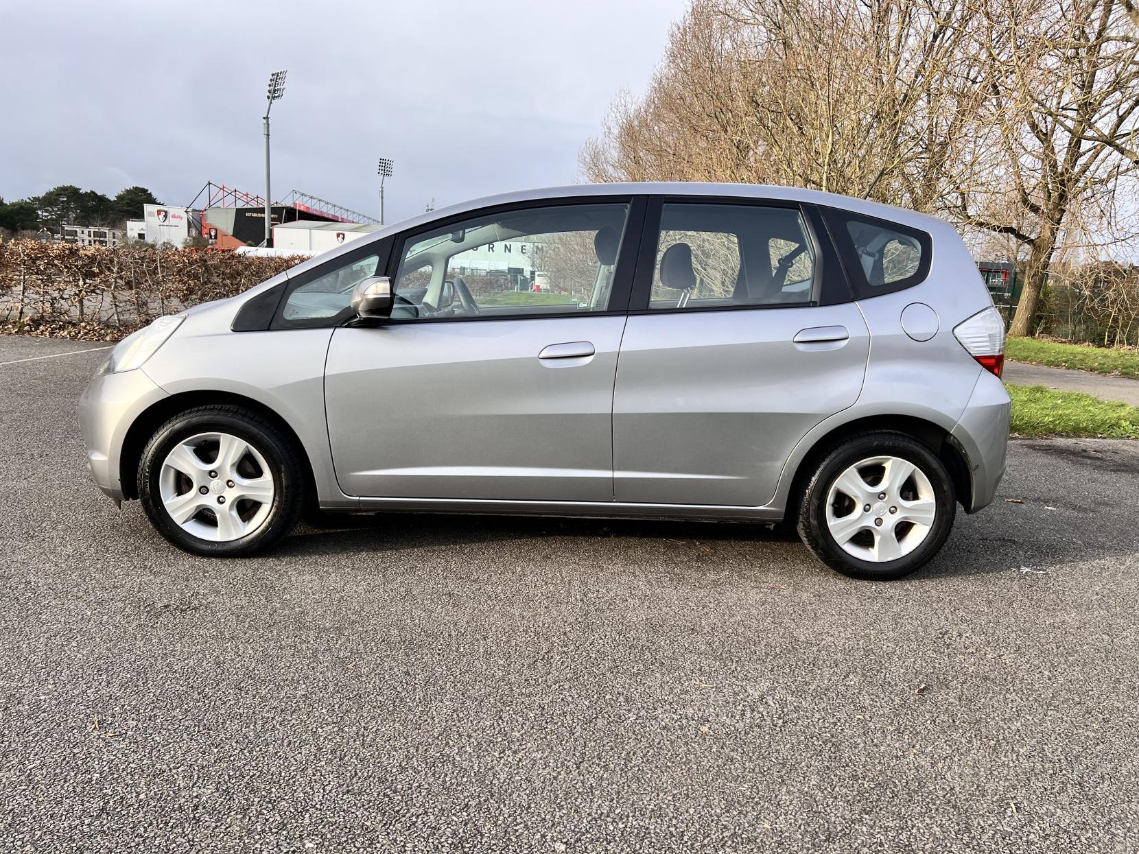 Honda Jazz 1.4 i-VTEC ES Hatchback 5dr Petrol Manual Euro 4 (100 ps)