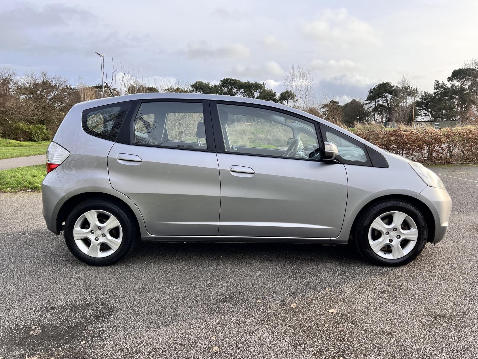 Honda Jazz 1.4 i-VTEC ES Hatchback 5dr Petrol Manual Euro 4 (100 ps)