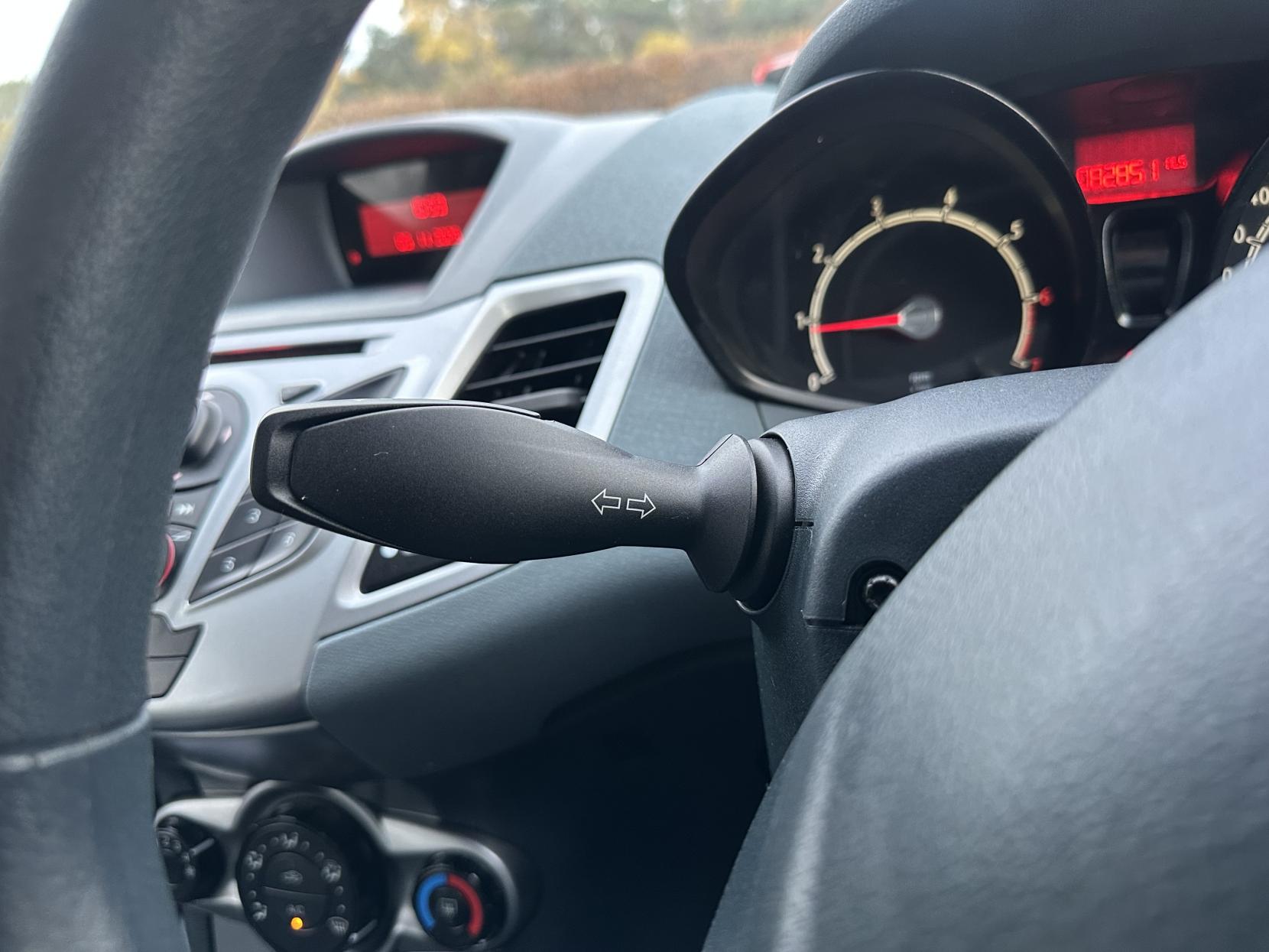 Ford Fiesta 1.25 Edge Hatchback 3dr Petrol Manual (127 g/km, 59 bhp)