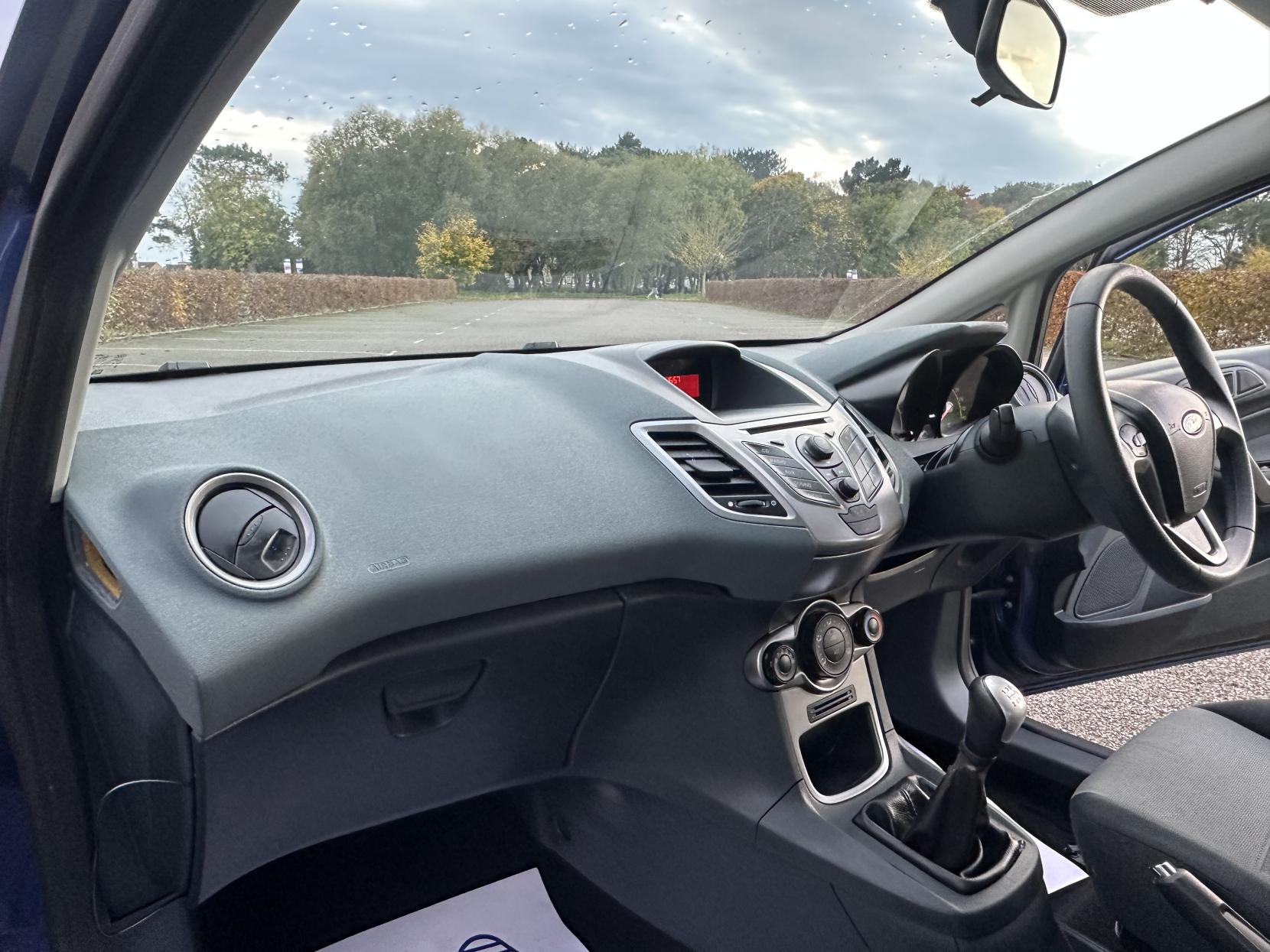 Ford Fiesta 1.25 Edge Hatchback 3dr Petrol Manual (127 g/km, 59 bhp)