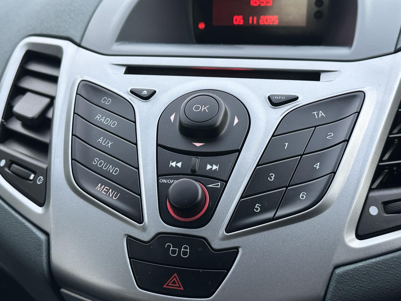 Ford Fiesta 1.25 Edge Hatchback 3dr Petrol Manual (127 g/km, 59 bhp)