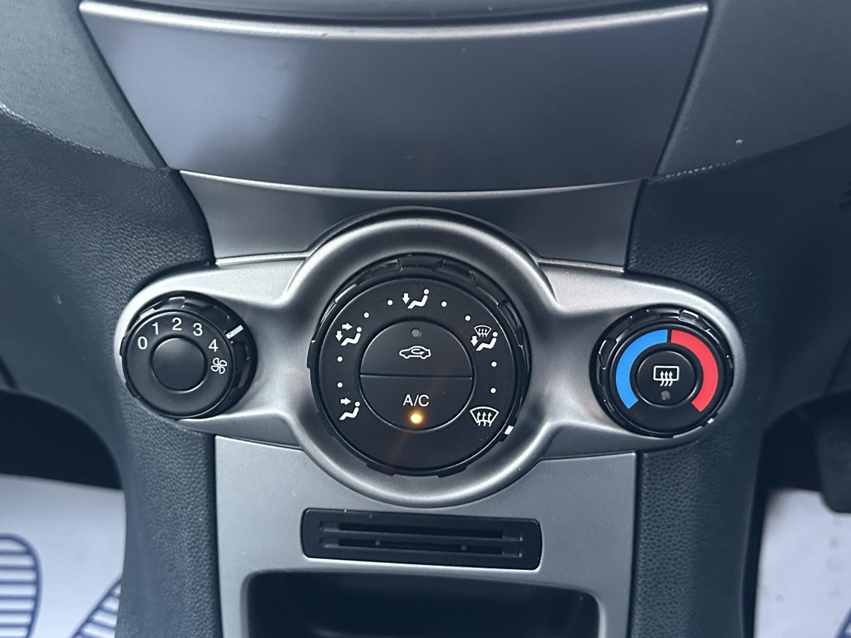 Ford Fiesta 1.25 Edge Hatchback 3dr Petrol Manual (127 g/km, 59 bhp)