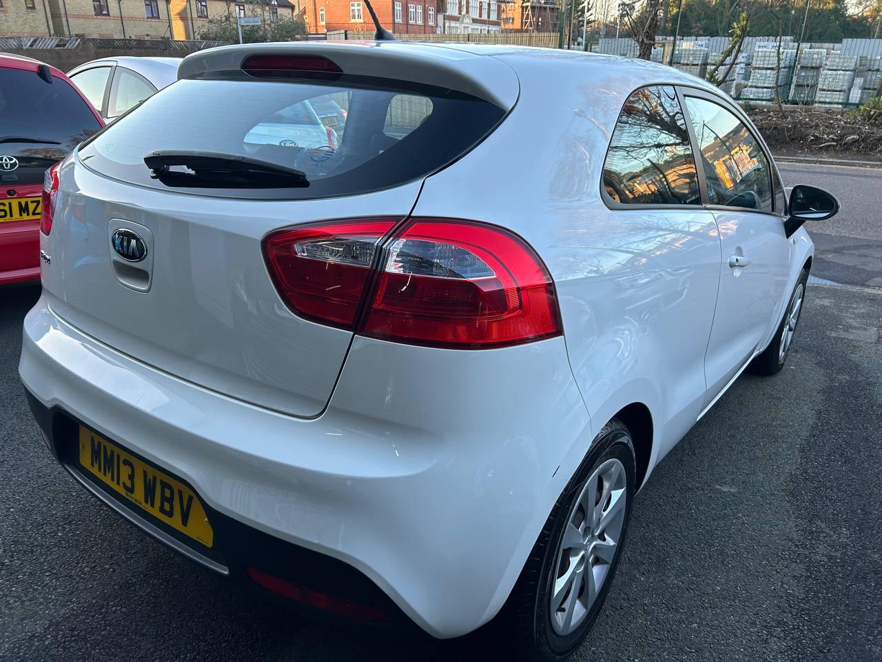 Kia Rio 1.25 1 Hatchback 3dr Petrol Manual Euro 5 (84 bhp)