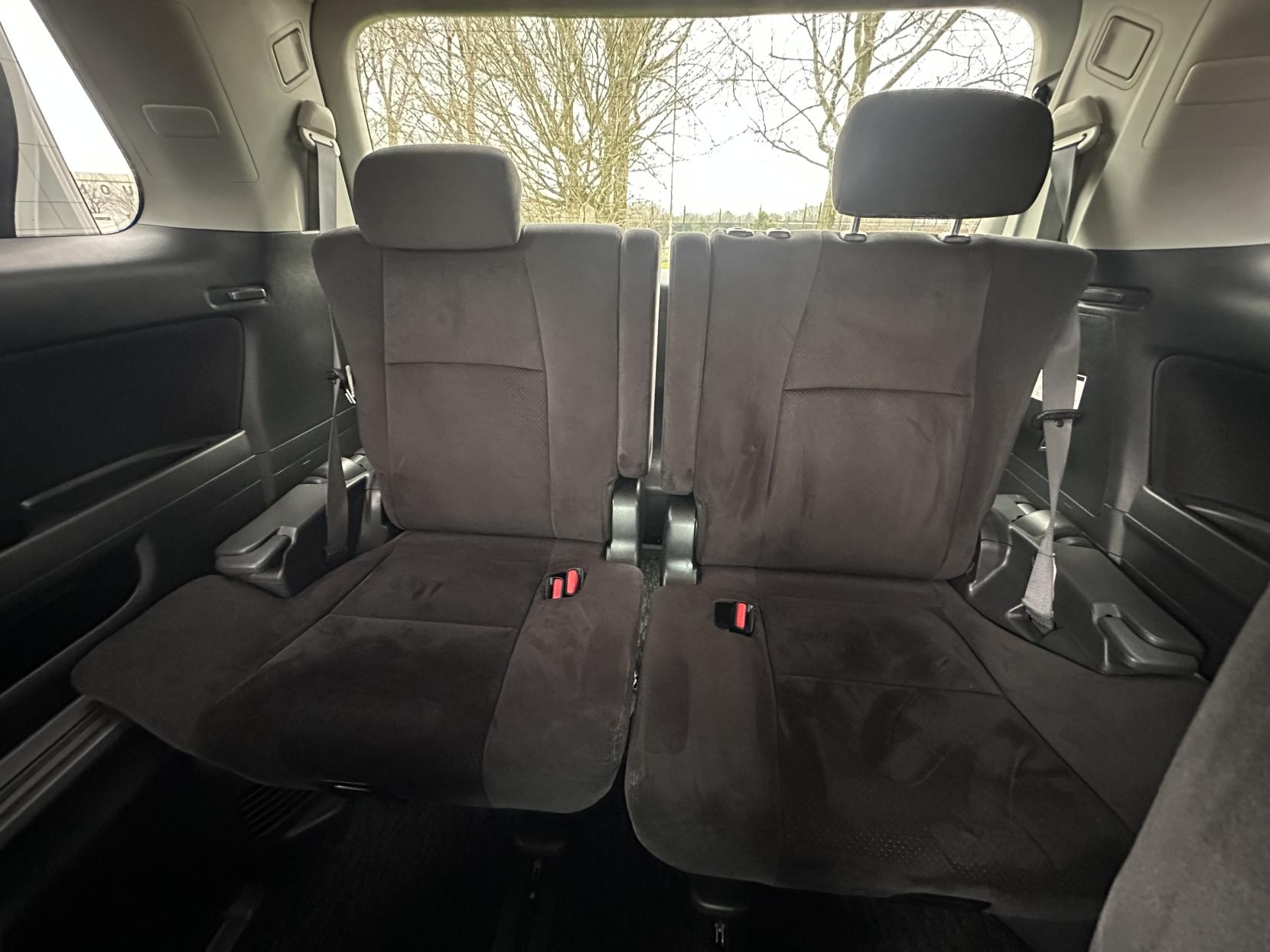 Toyota Alphard 2.4 2010