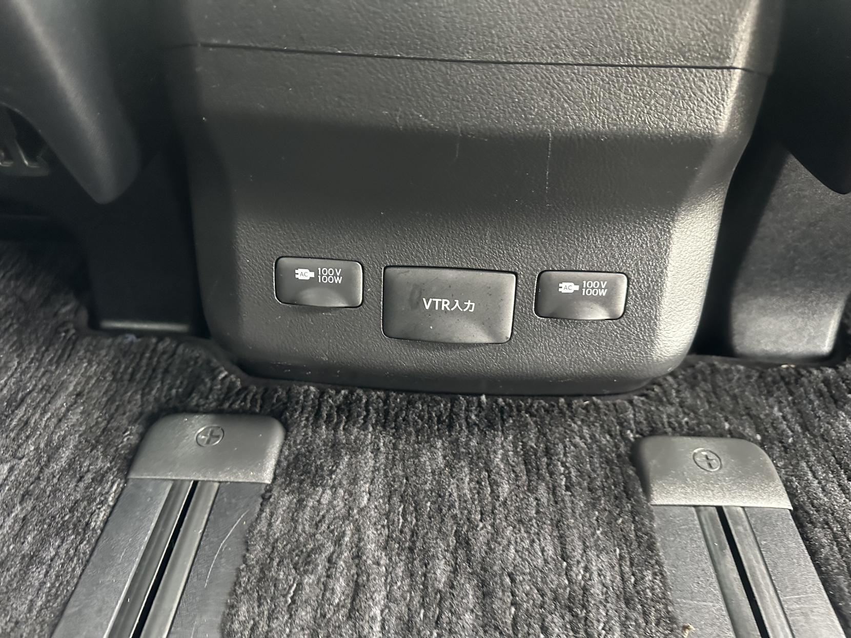 Toyota Alphard 2.4 2010