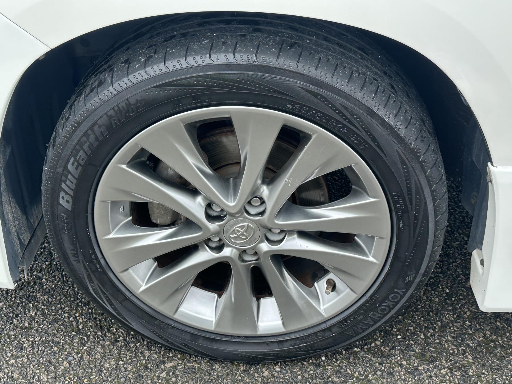 Toyota Alphard 2.4 2010