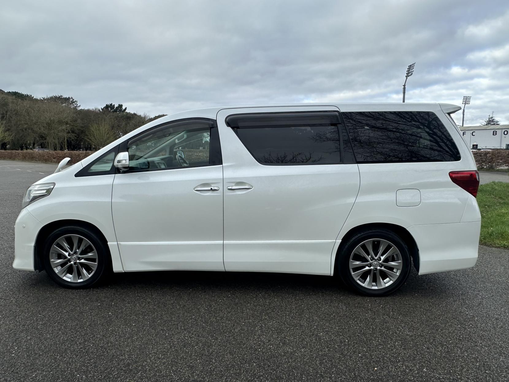 Toyota Alphard 2.4 2010