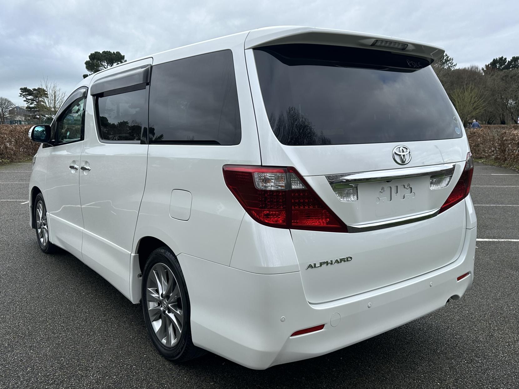 Toyota Alphard 2.4 2010