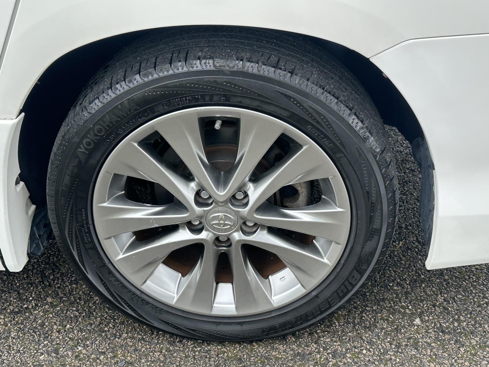 Toyota Alphard 2.4 2010