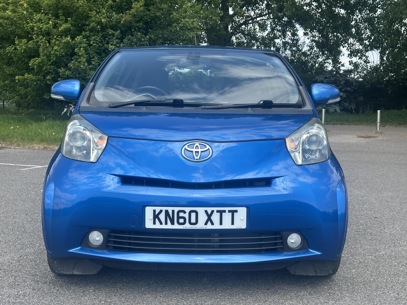 Toyota iQ 1.0 VVT-i 2 Hatchback 3dr Petrol Manual Euro 4 (68 bhp)